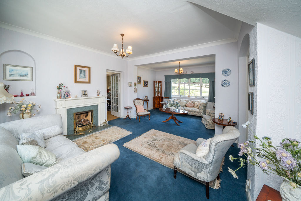 Living room- click for photo gallery